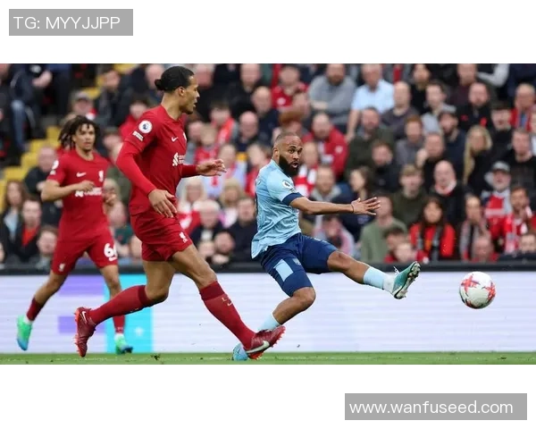 欧联杯激战巴萨与利物浦2-2平点球大战引爆全场精彩瞬间回顾